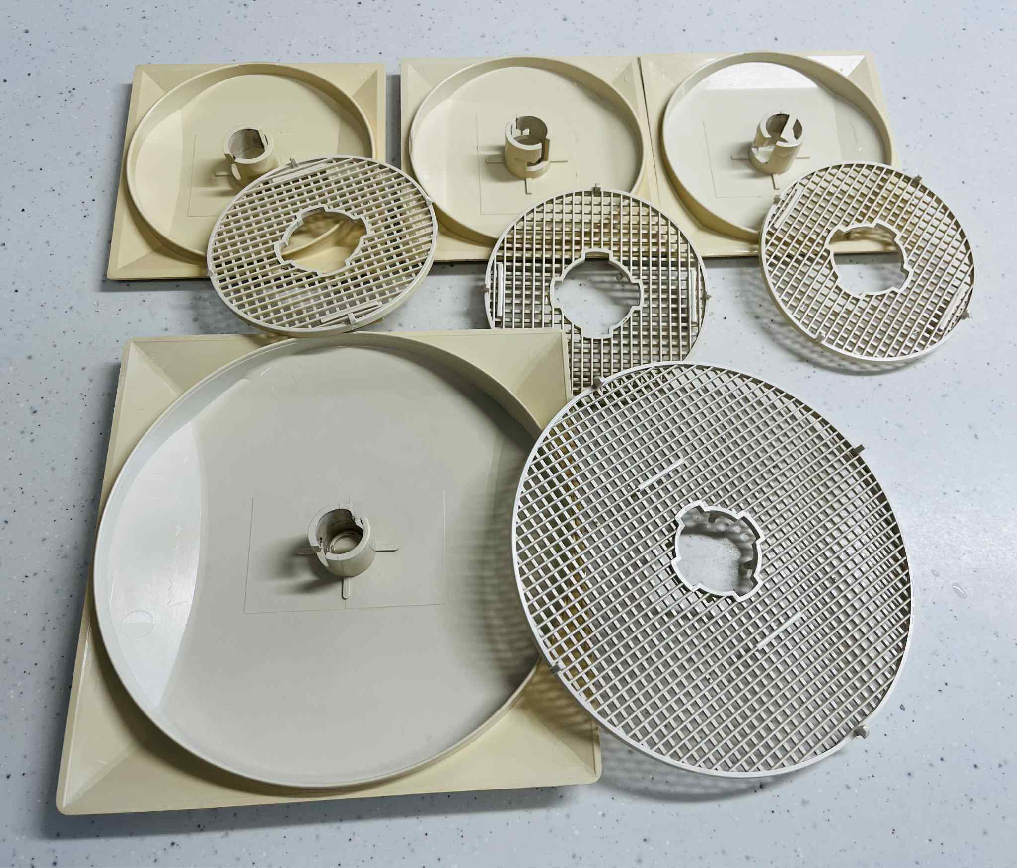 半年ぶりに換気口のお掃除しました！